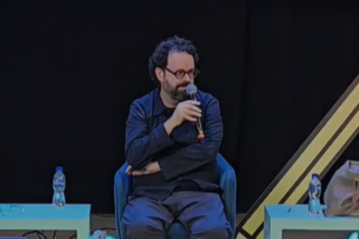 Periódico El País no utiliza IA para escribir artículos, afirma subdirector Javier Lafuente