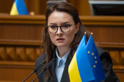 La primera ministra ucraniana Yulia Sviridenko presentó oficialmente su renuncia