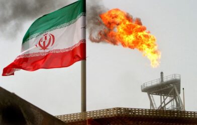 Estados Unidos revocó la licencia que permitía la venta de petróleo iraní tras los ataques en el estrecho de Ormuz