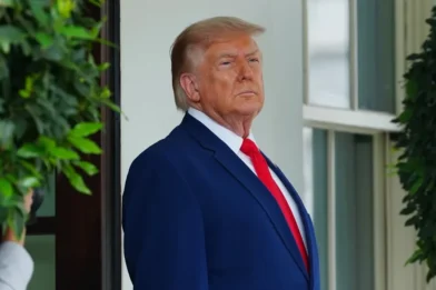 Trump amenaza con destruir instalaciones en Teherán si Irán dispara contra buques en Ormuz