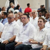 El director de Promipyme, Fabricio Gómez Mazara, el ministro del MICM, Yayo Sanz Lovatón y la alcaldesa del DN, Carolina Mejía.