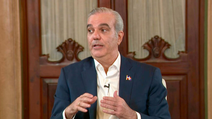 Abinader crea comisión ciudadana para supervisar gestión del fideicomiso DO Sostenible