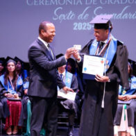 Intrant entrega carnets de aprendizaje a bachilleres graduados este año como Guardianes del Tránsito