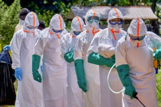 Un trabajador estadounidense contrajo ébola en Congo y EE. UU. refuerza la prevención