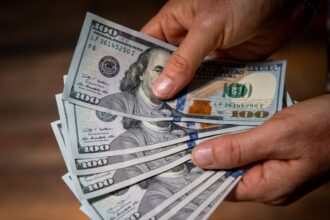 Dólar.