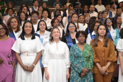 Ministerio de la Mujer gradúa a 200 personas de la Escuela de Igualdad Magaly Pineda