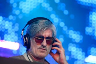 Muere el DJ francés Kavinsky a los 50 años; investigan las causas de su fallecimiento