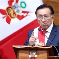 Presidente interino de Perú solicita al Congreso que se le otorgue una pensión vitalicia