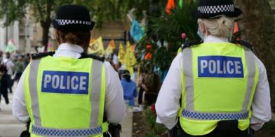 Policía británica arresta a un hombre tras amenazar de muerte al populista Nigel Farage