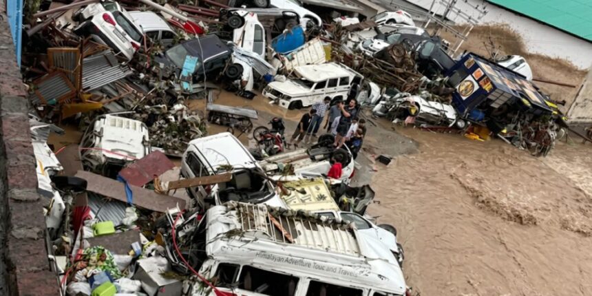 Al menos diez muertos y varios desaparecidos por inundaciones en la India
