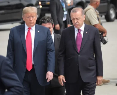 Donald Trump llega a Ankara para la cumbre de líderes de la OTAN