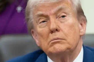 Trump asegura que el estrecho de Ormuz está abierto al tráfico