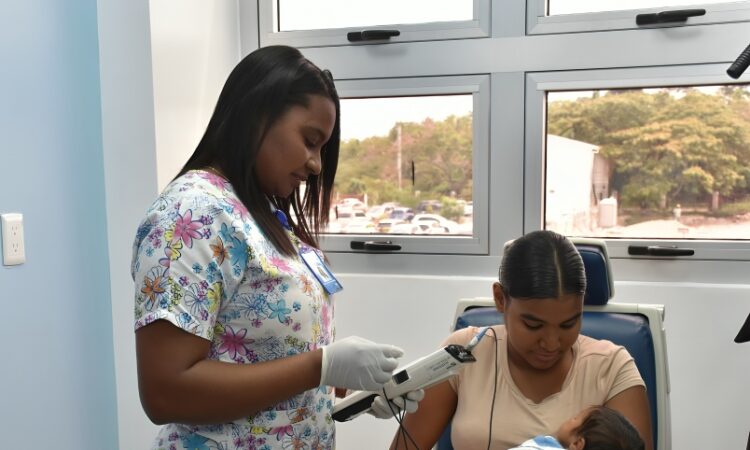 Maternidad La Altagracia pone en marcha programa para detectar a tiempo problemas auditivos en recién nacidos
