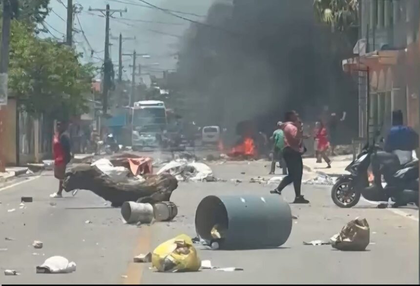 Autoridades guardan silencio mientras continúan las protestas por falta de agua en Las Galeras