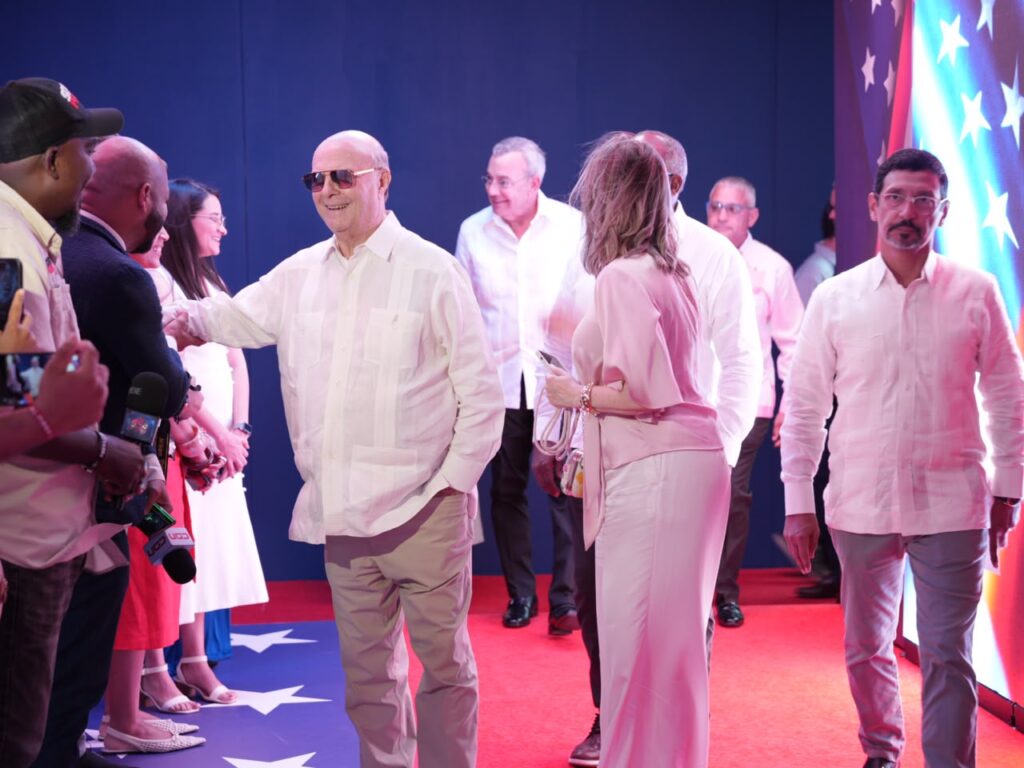Clase política coincide en celebración del 250 aniversario de la independencia de Estados Unidos en RD | 8 | Clase política coincide en celebración del 250 aniversario de la independencia de Estados Unidos en RD - Noticias de hoy en República Dominicana | De Último Minuto