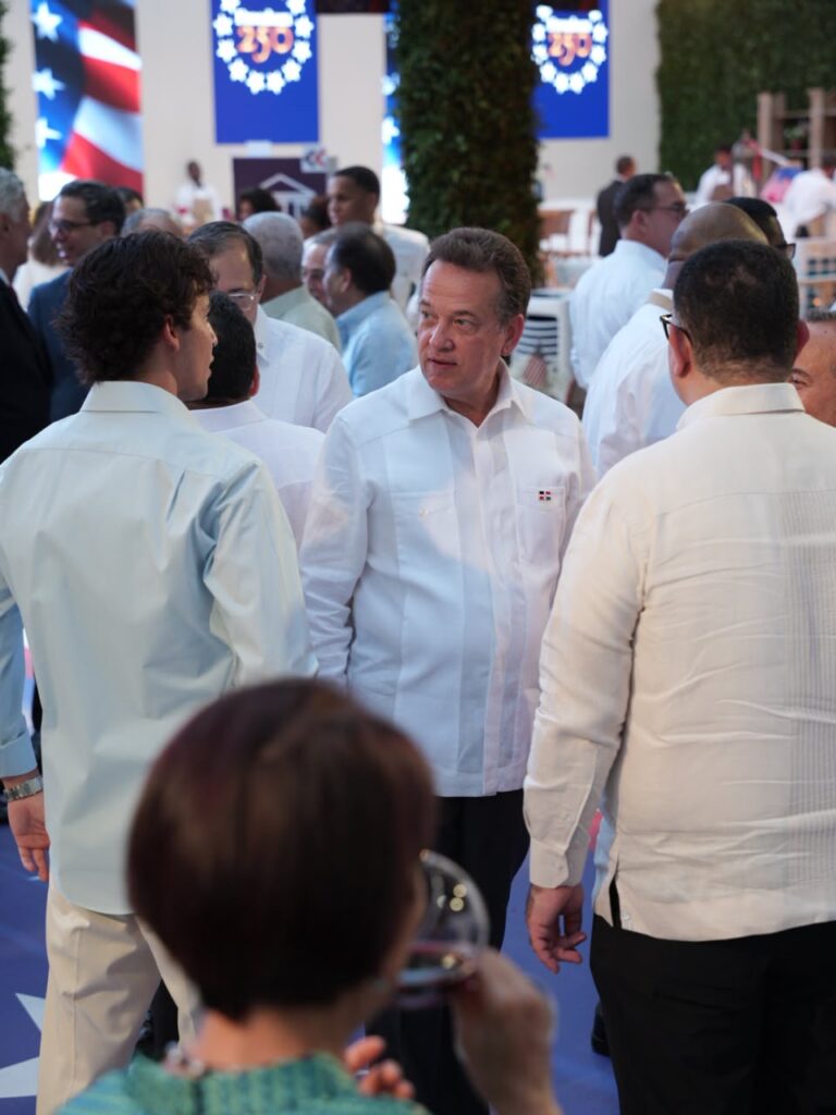 Clase política coincide en celebración del 250 aniversario de la independencia de Estados Unidos en RD | 2 | Clase política coincide en celebración del 250 aniversario de la independencia de Estados Unidos en RD - Noticias de hoy en República Dominicana | De Último Minuto
