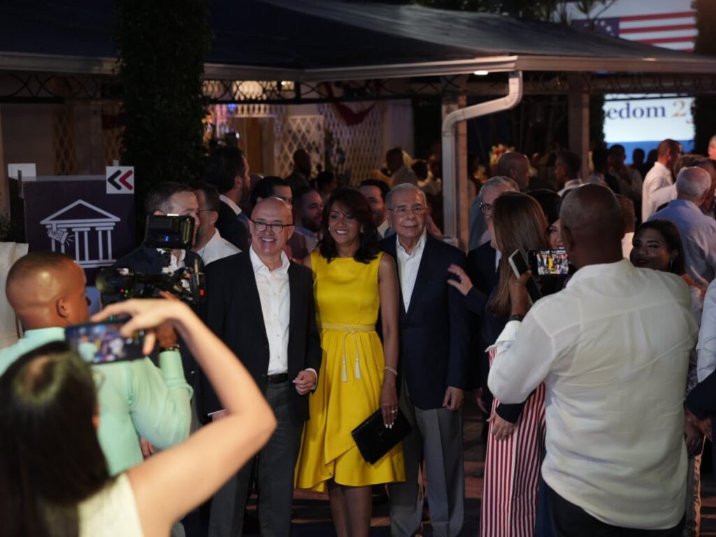 Clase política coincide en celebración del 250 aniversario de la independencia de Estados Unidos en RD | 3 | Clase política coincide en celebración del 250 aniversario de la independencia de Estados Unidos en RD - Noticias de hoy en República Dominicana | De Último Minuto