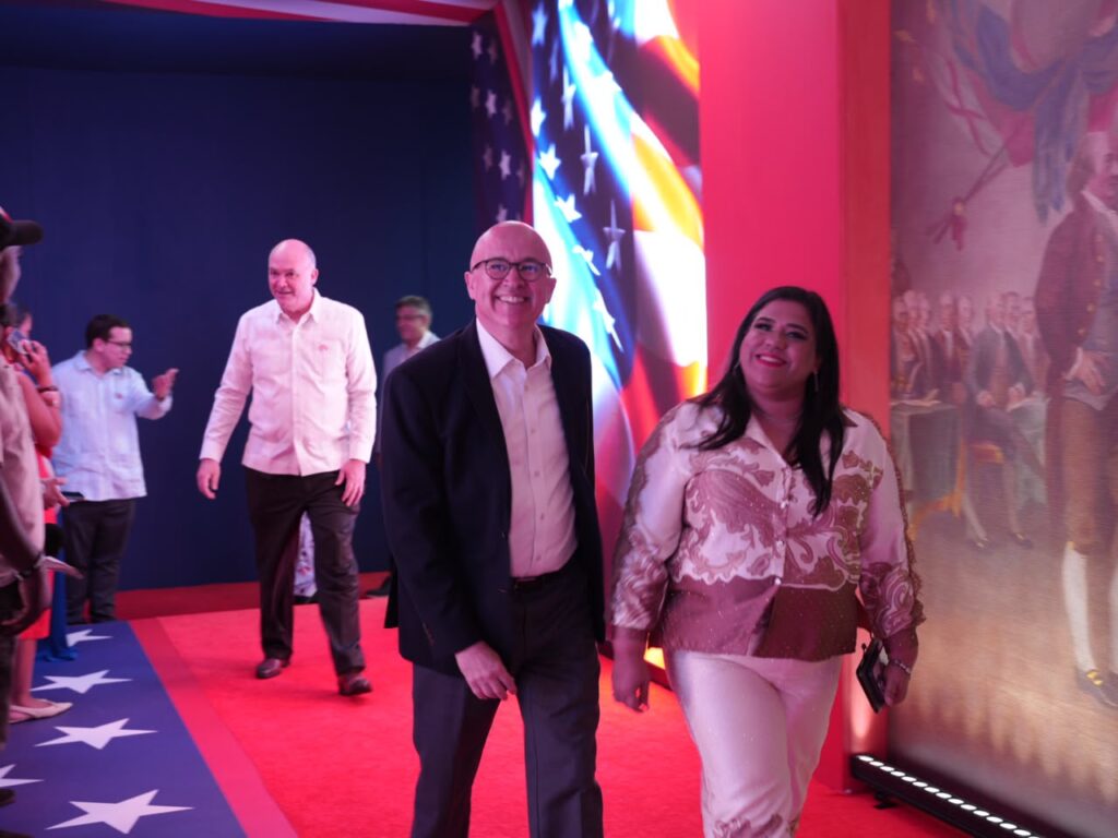 Clase política coincide en celebración del 250 aniversario de la independencia de Estados Unidos en RD | 1 | Clase política coincide en celebración del 250 aniversario de la independencia de Estados Unidos en RD - Noticias de hoy en República Dominicana | De Último Minuto