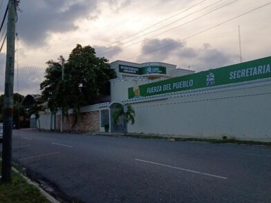 Local de la Fuerza del Pueblo en Gazcue genera preocupación entre residentes por caos vehicular y contaminación sónica - Noticias de hoy en República Dominicana | De Último Minuto