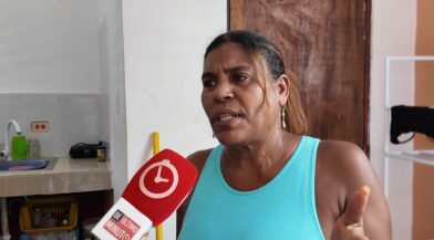 Presunto agresor de joven apuñalada en Villa Duarte se entrega; víctima recibe el alta médica
