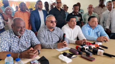 G-12 ratifica que no aumentará el precio del pasaje en el transporte público