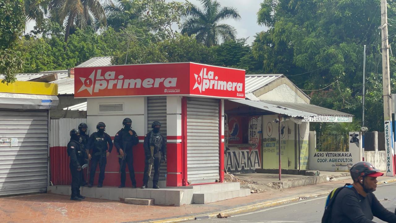 Paro en Licey al Medio por demandas de obras y servicios básicos