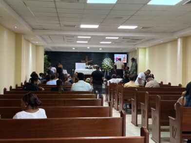 Familiar de mujer asesinada en Villa Mella pide endurecer las penas por feminicidio durante funeral