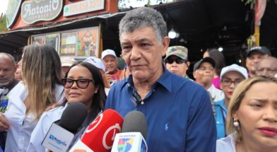 Alcalde Francisco Peña aprovecha recorrido de la Antorcha para anunciar nuevas obras en SDO