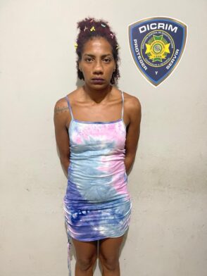 Capturan a “Marola”, acusada de robo de más de RD$1.1 millones de un vehículo en Santiago