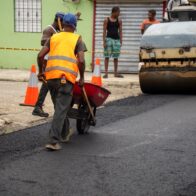 Alcaldía de La Romana amplía operativo de asfaltado hacia el sector Villa Alacrán