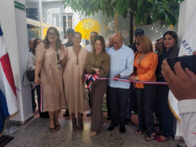 Ministerio de la Mujer inaugura mural en Jarabacoa con participación de la Policía Nacional