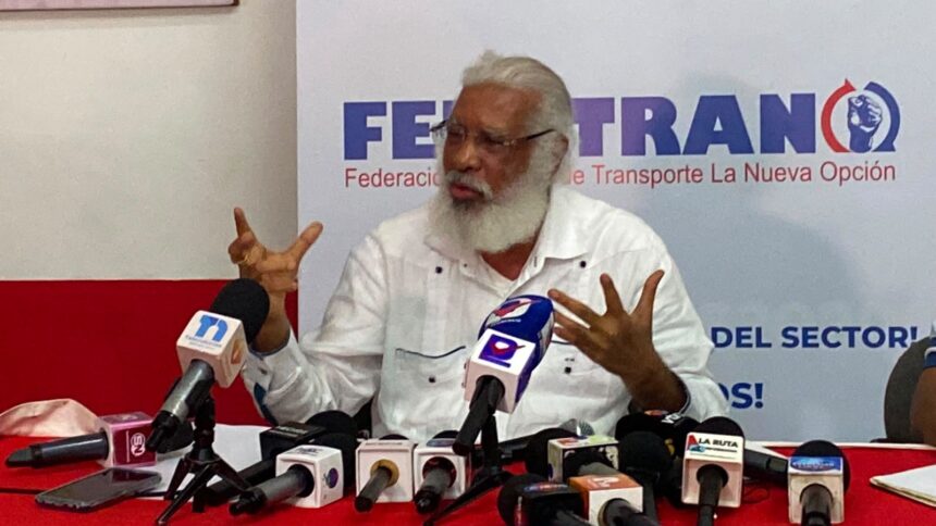 Fenatrano dice no puede postergar más aumento de pasajes en el Gran Santo Domingo
