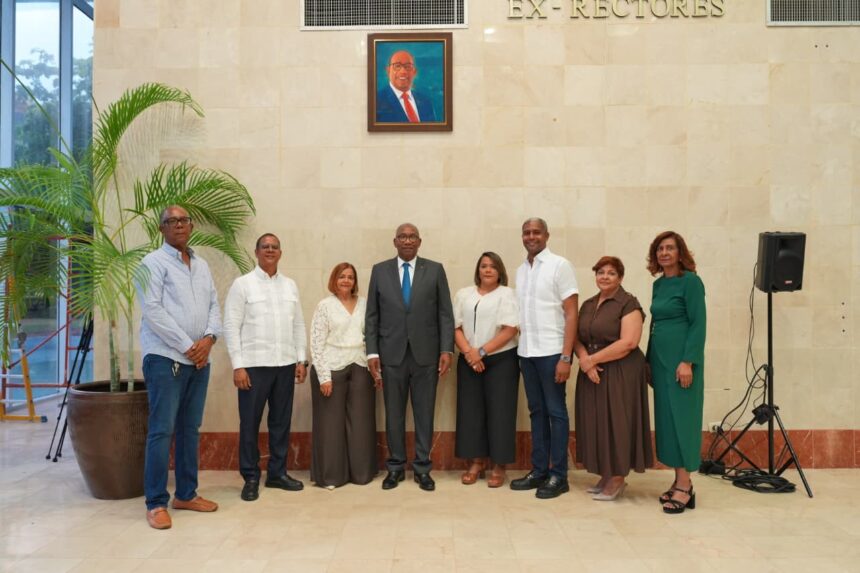 UASD incorpora retrato oficial de Editrudis Beltrán a su Galería de Exrectores
