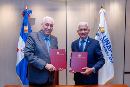 Senado firma alianza con UNAPEC para fortalecer formación de su personal y servicios bibliotecarios