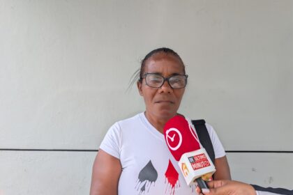 Madre solicita ayuda tras perder su vivienda y las de sus hijos en un incendio