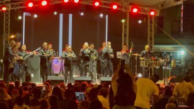 Chiquito Team Band pone a bailar a Santiago en la apertura de las Fiestas Patronales 2026