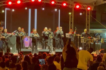 Chiquito Team Band pone a bailar a Santiago en la apertura de las Fiestas Patronales 2026
