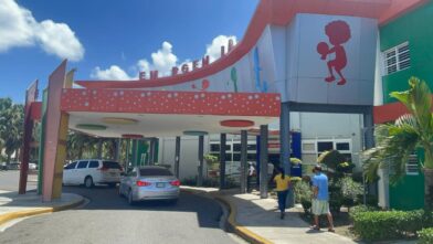 “Mi hijo se muere y solo un trasplante de corazón puede salvarlo”; madre de niño clama por ayuda