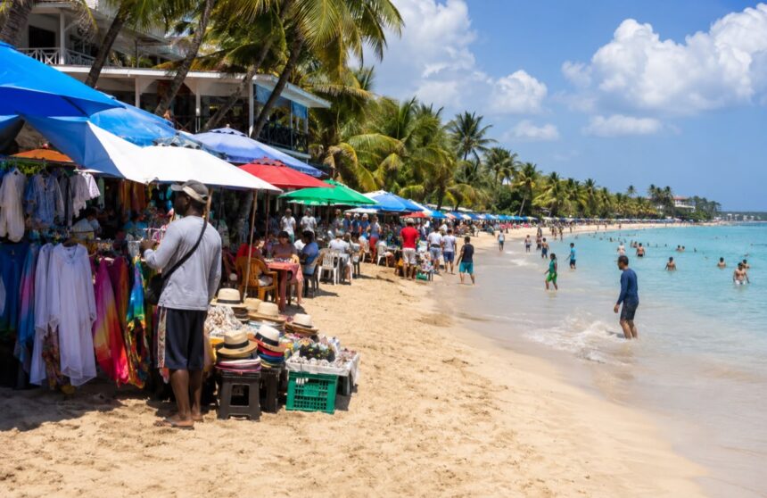 Comercios de Juan Dolio amenazan con cerrar sus negocios por falta de regulación en la playa
