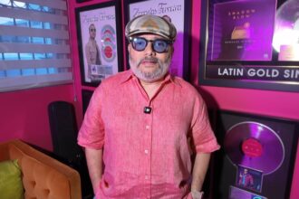 Pavel Núñez anuncia gira internacional junto a su hijo Ariel