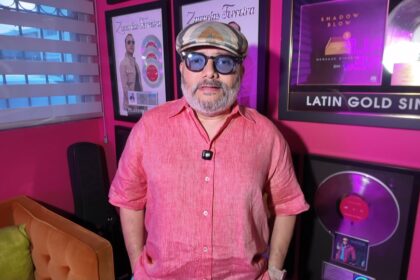 Pavel Núñez anuncia gira internacional junto a su hijo Ariel