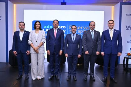 Representantes de las organizaciones empresariales, comerciales y clientes.