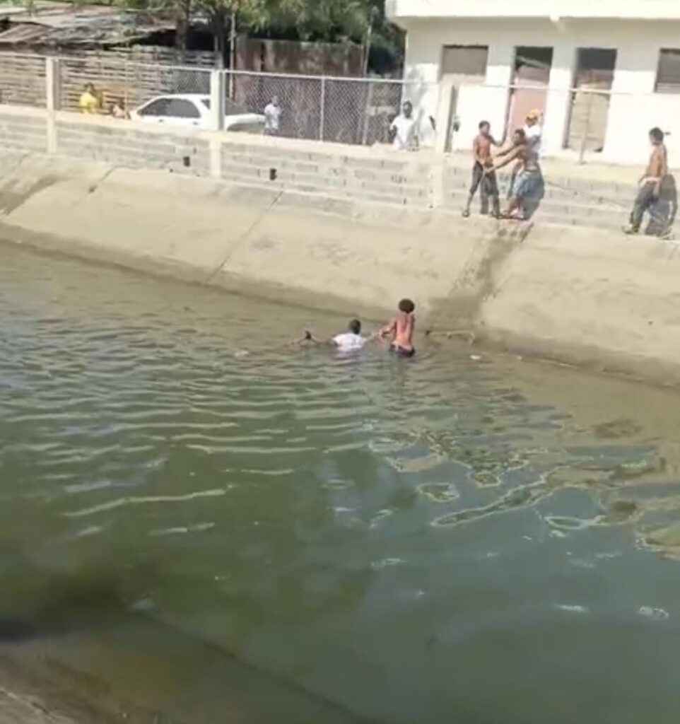 Hallan sin vida a joven que pidió ser grabado antes de lanzarse al canal de riego, tras más de 24 horas de búsqueda