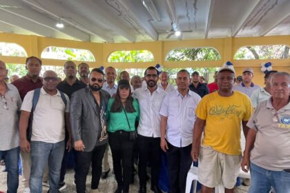 Doctor Luis Cruz Camacho reconoce el valor de los padres dominicanos con una gran celebración