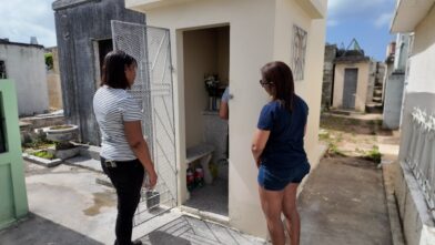 Día del Padre: familias mantienen vivo el recuerdo de sus seres queridos en los cementerios