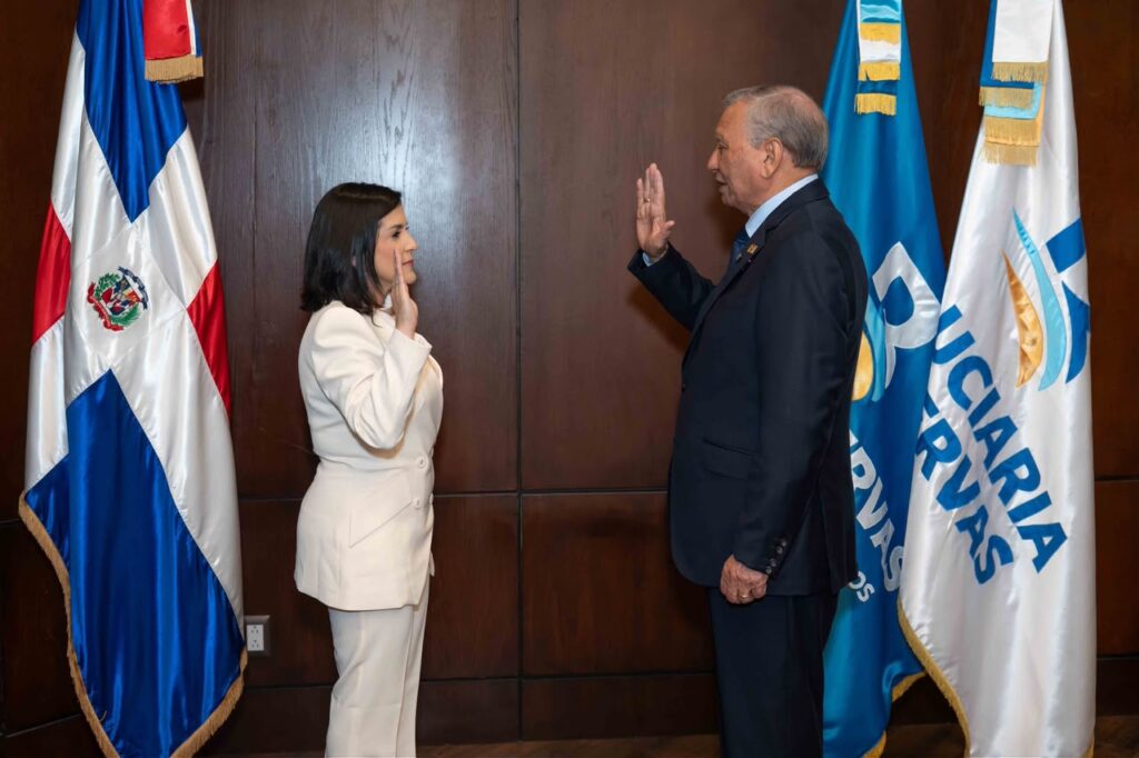 Designan a Angelina Biviana Riveiro como vicepresidenta ejecutiva de Fiduciaria Reservas