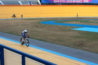 Las graderías del Velódromo se encienden en apoyo al dominicano Anderson Aracena