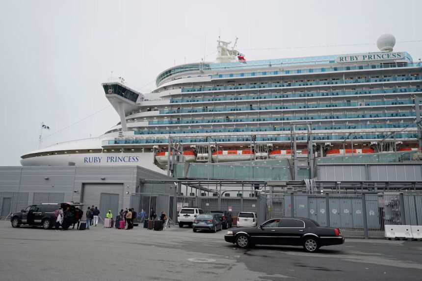 Más de 100 pasajeros aislados en un crucero estadounidense por un brote de norovirus
