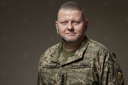 El futuro del jefe del Ejército ucraniano, en el aire tras la crisis por cese de ministro