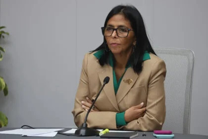 Delcy Rodríguez nombra encargado de negocios en EEUU al exministro de Comercio Exterior
